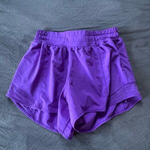 Lululemon Hotty Hot Shorts 4” *liner removed*